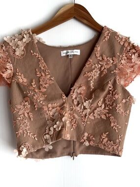 Dress the population juliana 3d floral lace crop top pink size Med